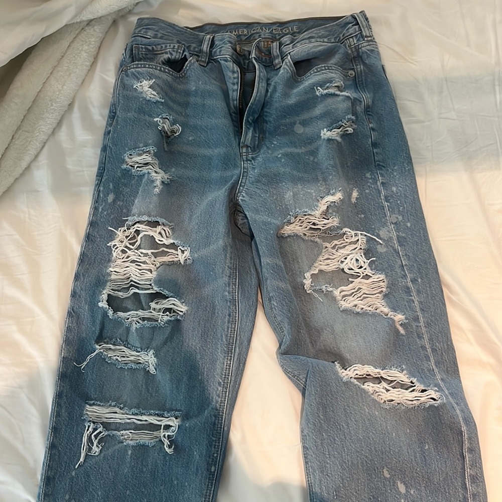 American eagle ripped jeans